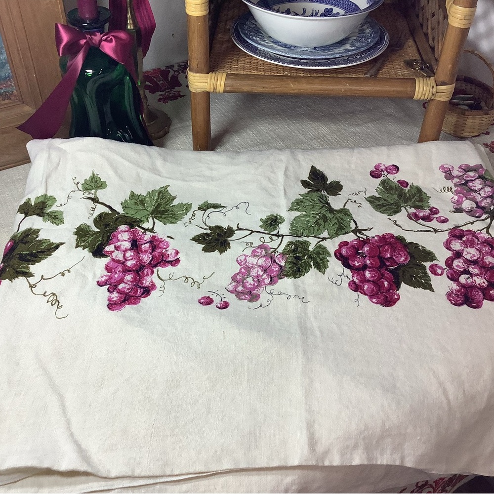 1950’s Vintage Linen Tablecloth Luther Travis, Grape print, Belgian Linen 55x 94